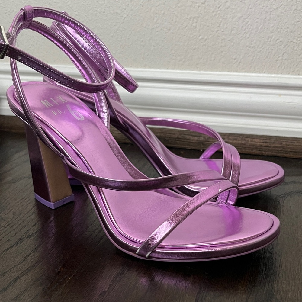 Purple metallic scrappy heels by Mix. No 6